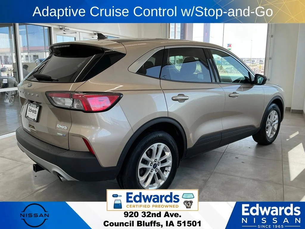 Used 2020 Gold Ford SE image 8