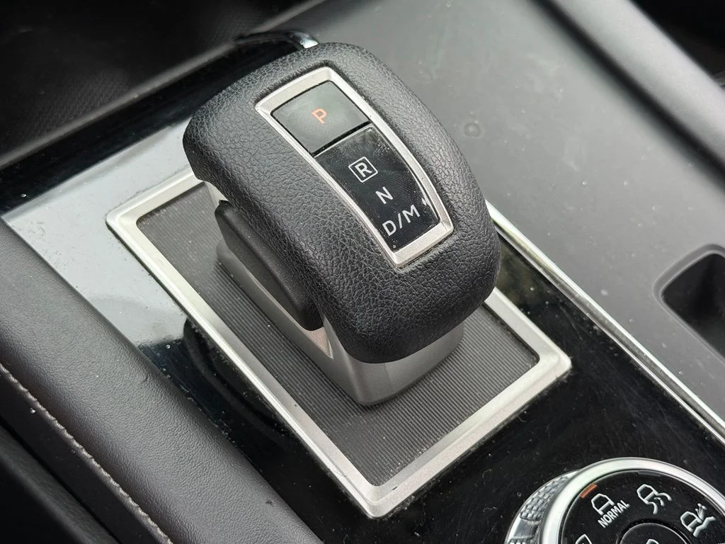 Used 2022  Mitsubishi ES image 20