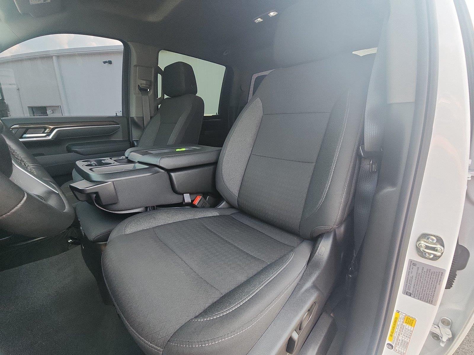 Used 2025 Summit White Chevrolet LT image 21