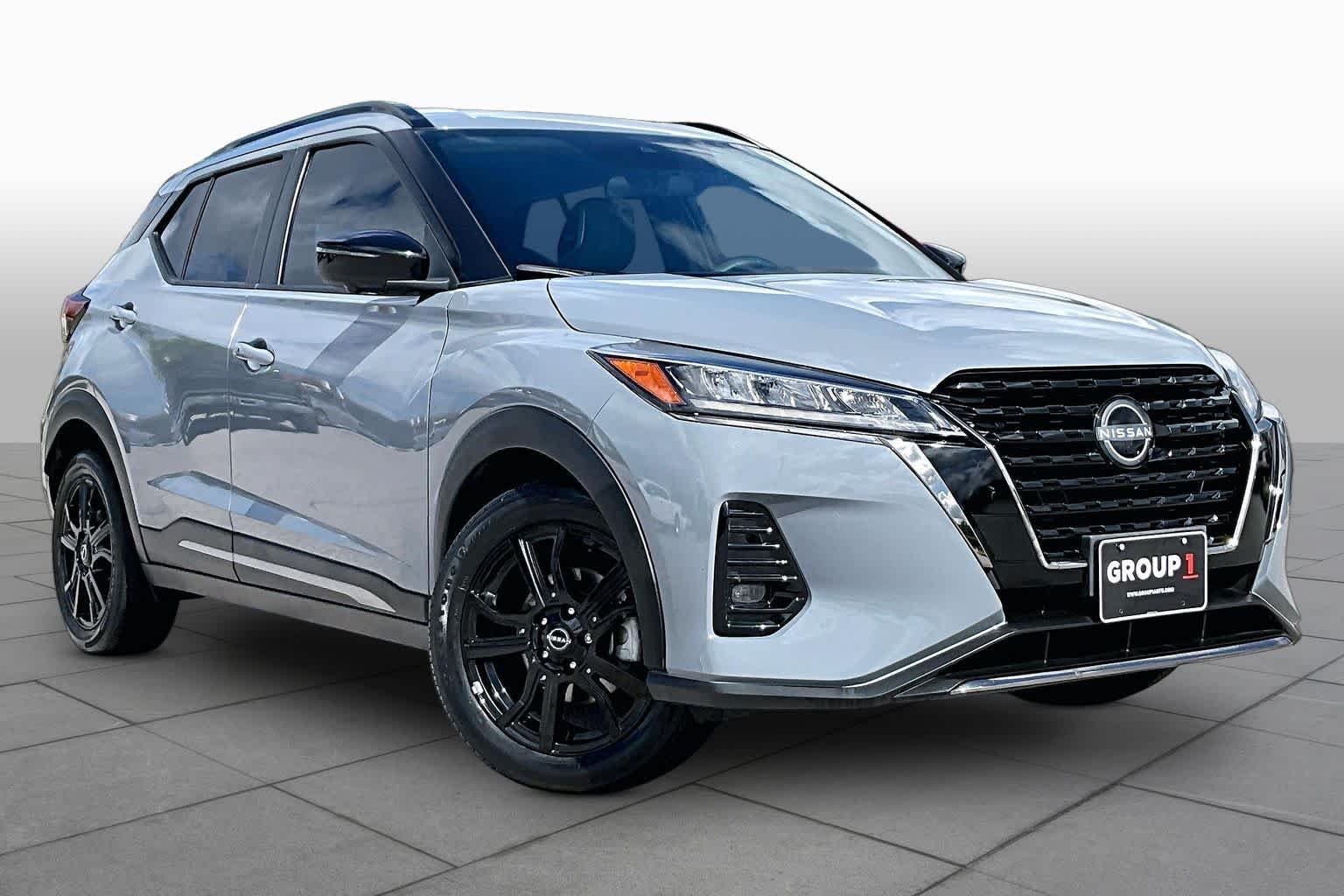Used 2023 Boulder Gray Pearl Nissan SR image 3