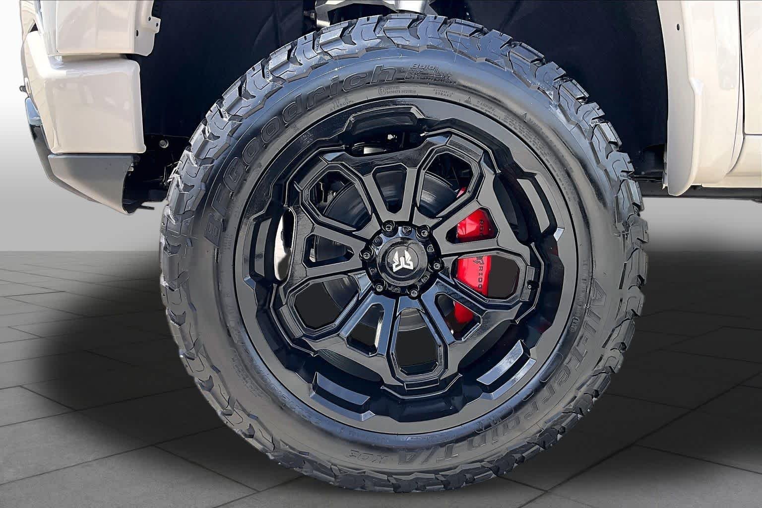 2026 GMC Sierra 1500 AT4 - Photo 9