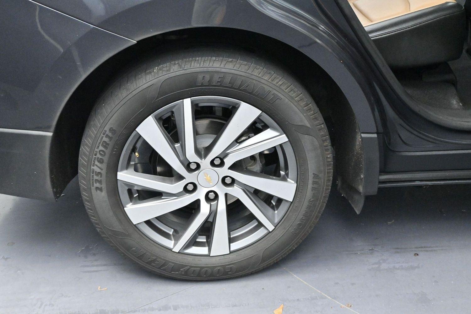 Used 2022 Iron Gray Metallic Chevrolet Premier image 38