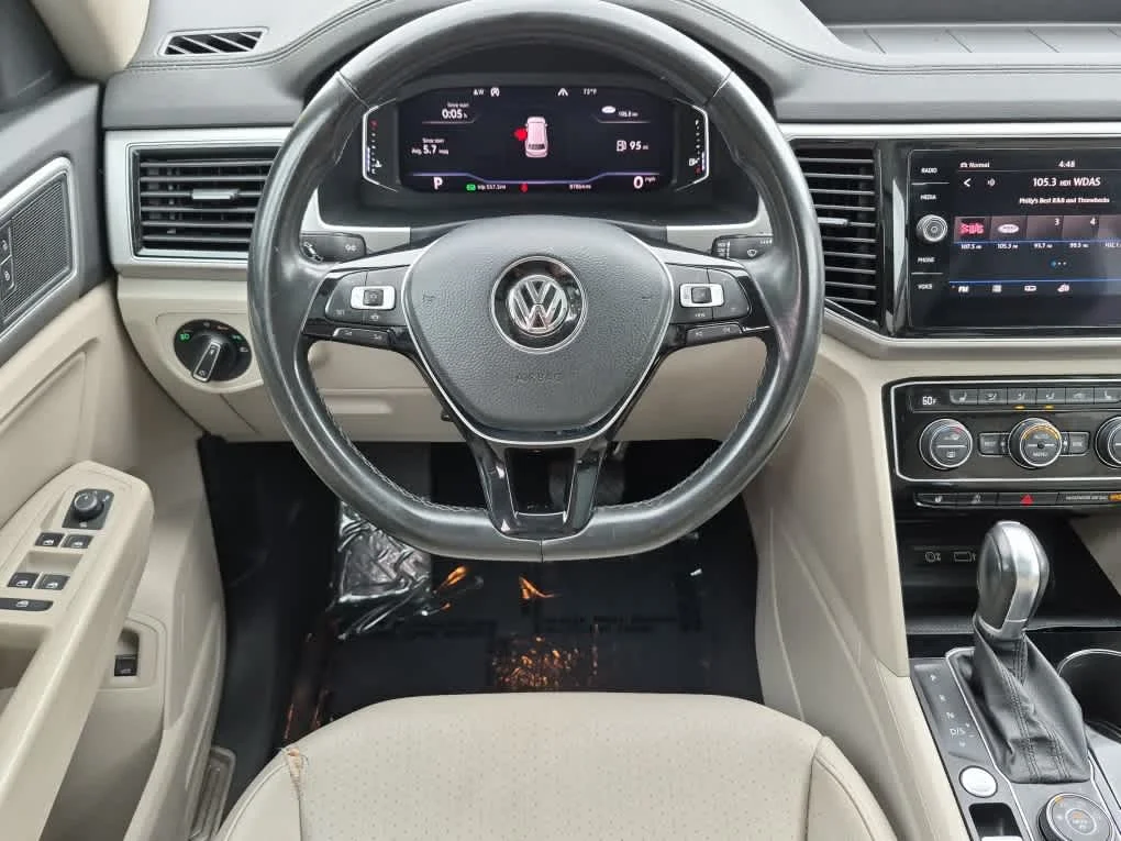 Used 2019 Deep Black Pearl Volkswagen 3.6L V6 SEL image 10