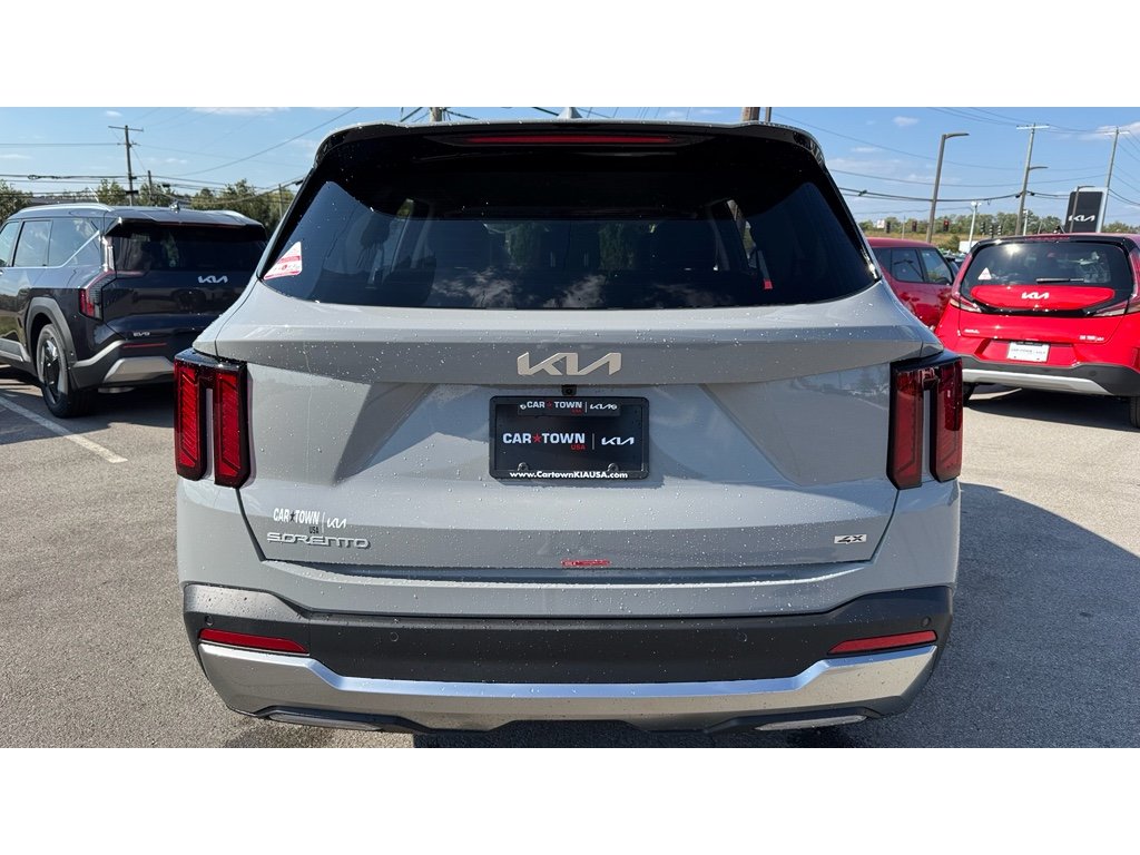 2026 Kia Sorento S photo 3