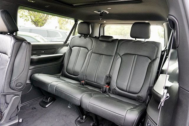 New 2026 Bright White Clear-Coat Exterior Paint Jeep Limited Reserve image 25