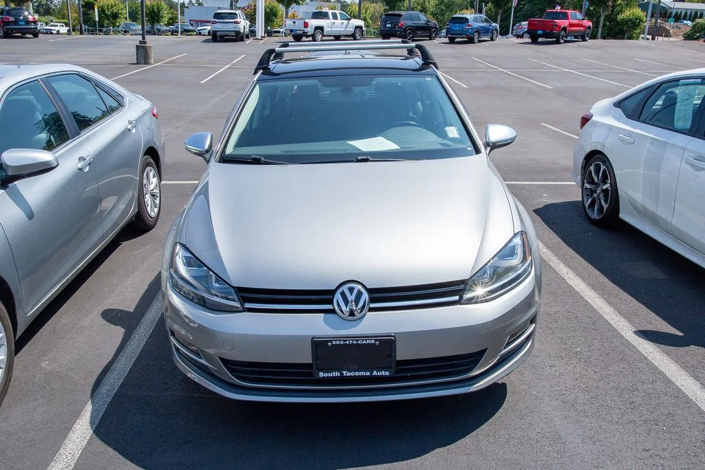 Used 2016 Tungsten Silver Metallic Volkswagen TSI SE 4-Door image 2