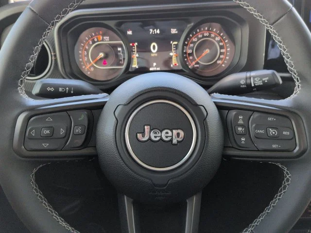 Certified Used 2025 Black Clearcoat Jeep Mojave image 25