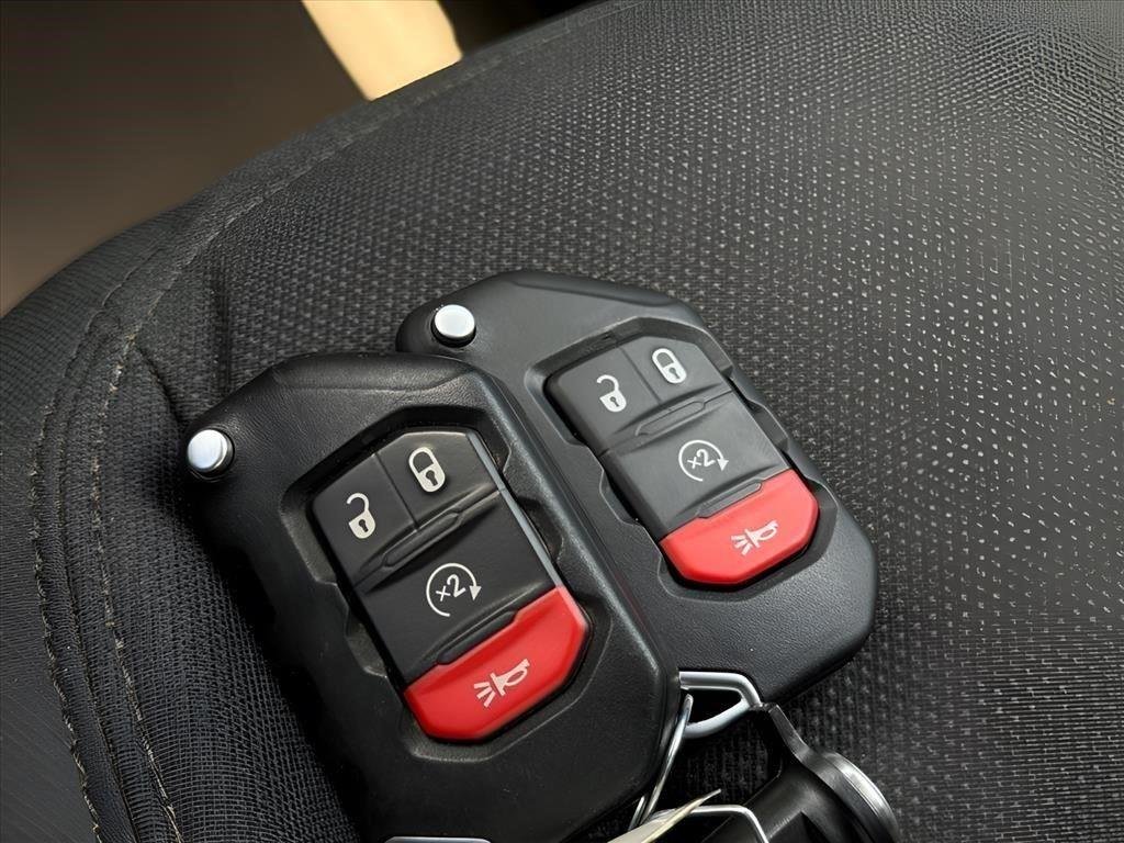 Used 2021  JEEP SPOR image 29