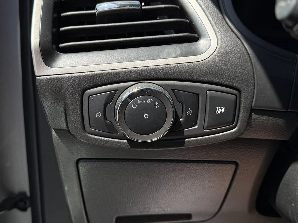 Used 2024 Silver Ford SEL image 26