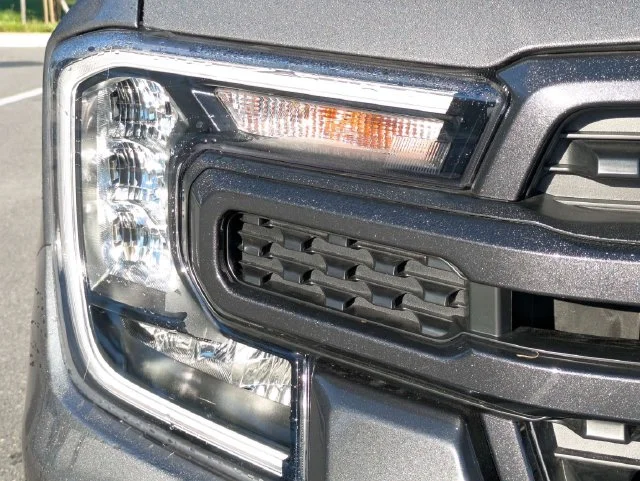 New 2026 Carbonized Gray Metallic Ford XLT image 10