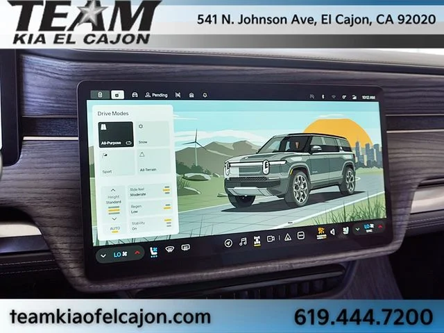 Used 2026  Rivian  image 32