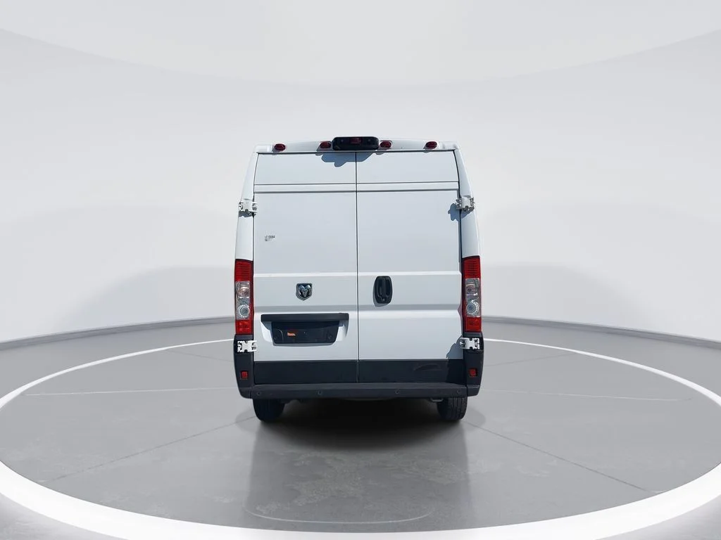 Used 2020 White Ram Base image 7