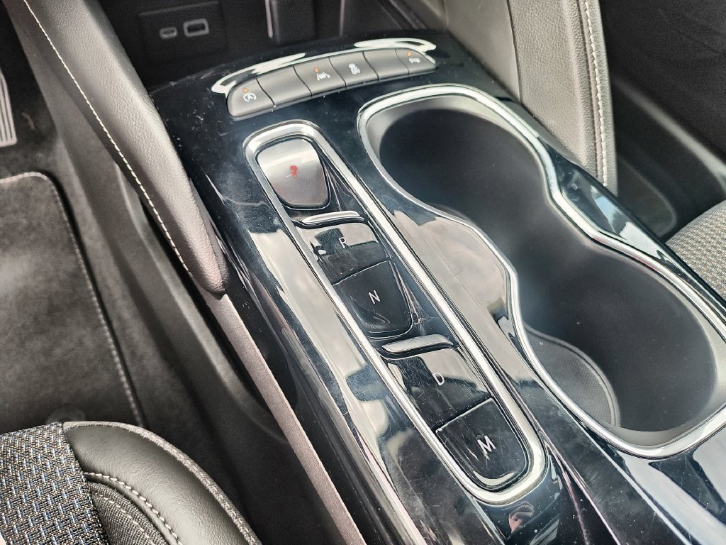 Used 2022 White Buick Preferred image 20
