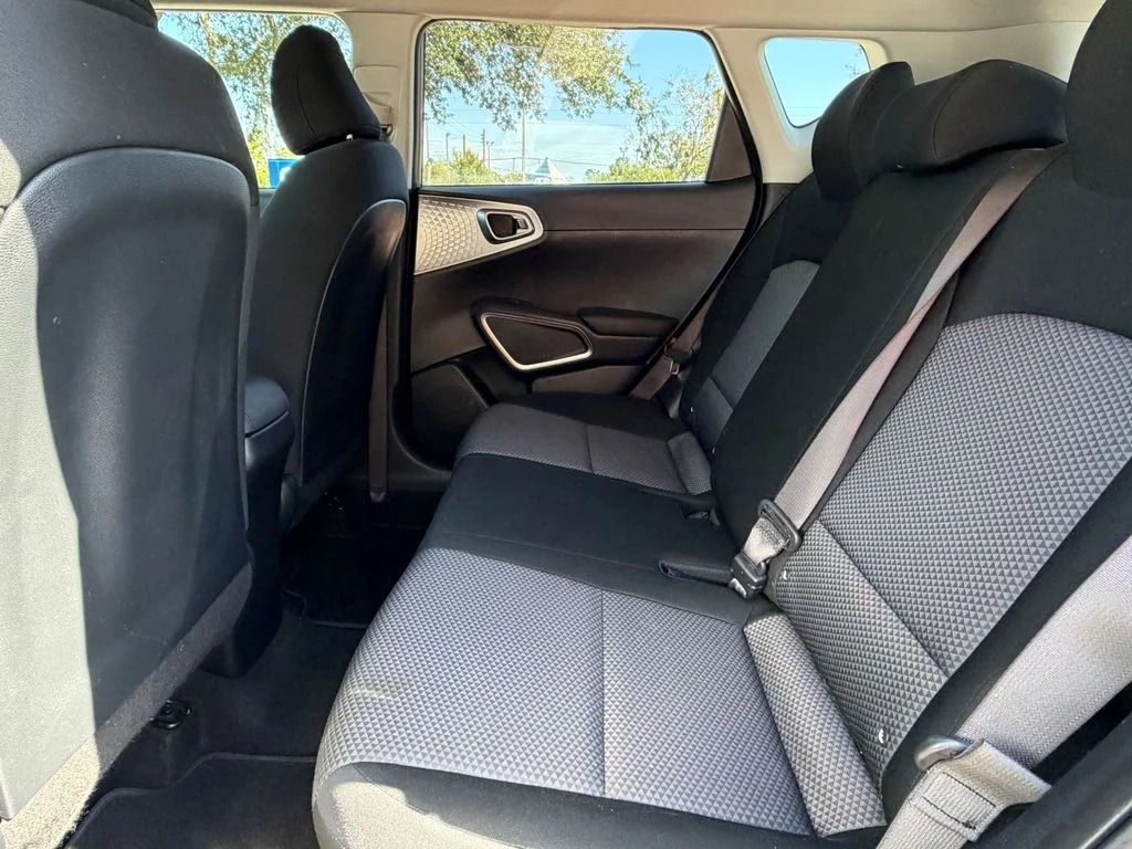2024 Kia Soul LX - Photo 12