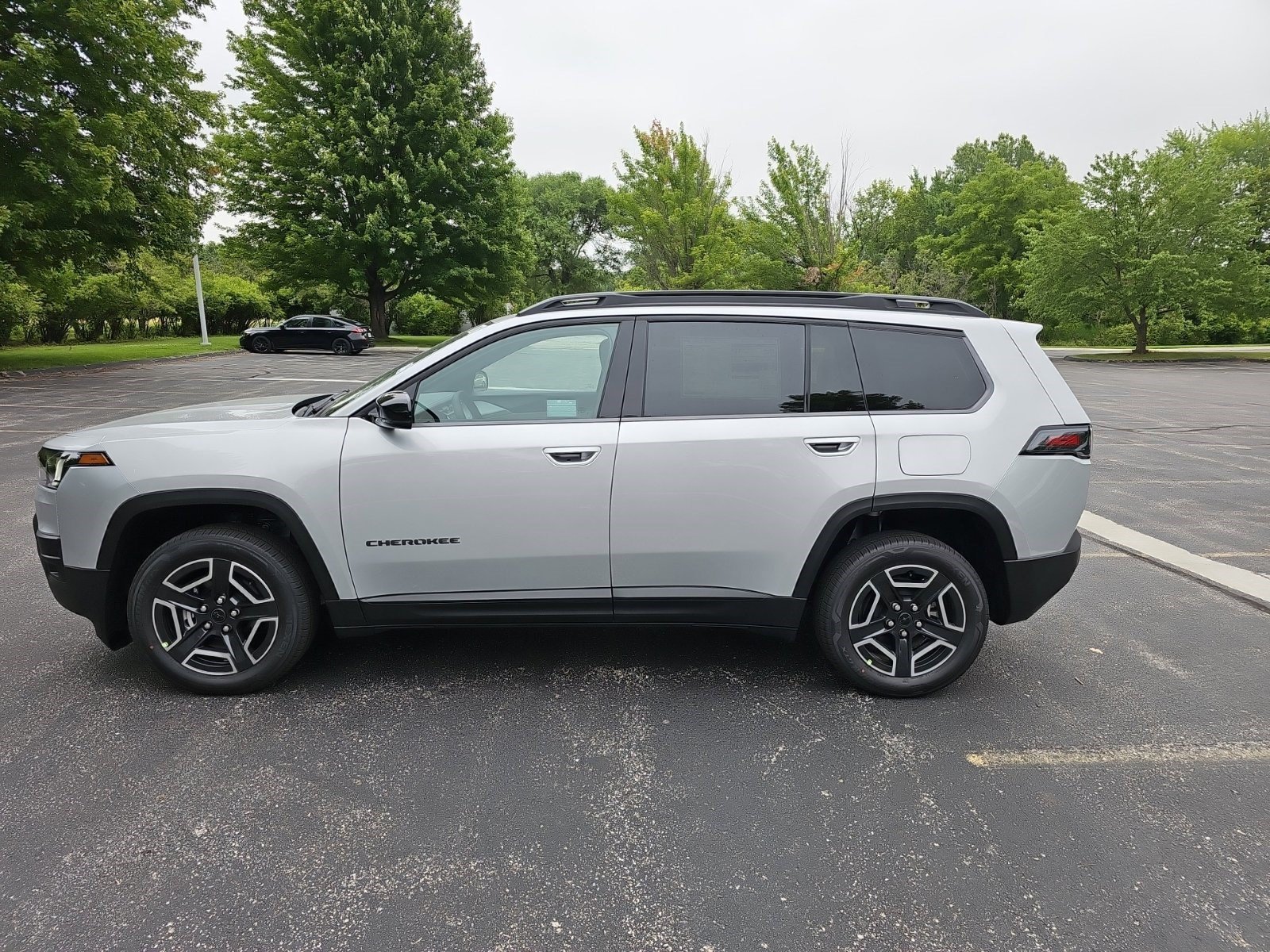 New 2026 Silver Zynith Clearcoat Jeep Limited image 2