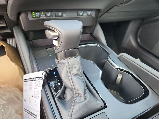 2025 Lexus ES 350 - Photo 20