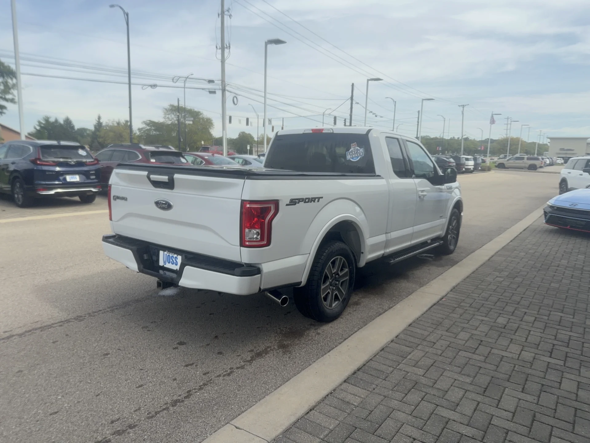 Used 2016 Oxford White Ford XLT image 4