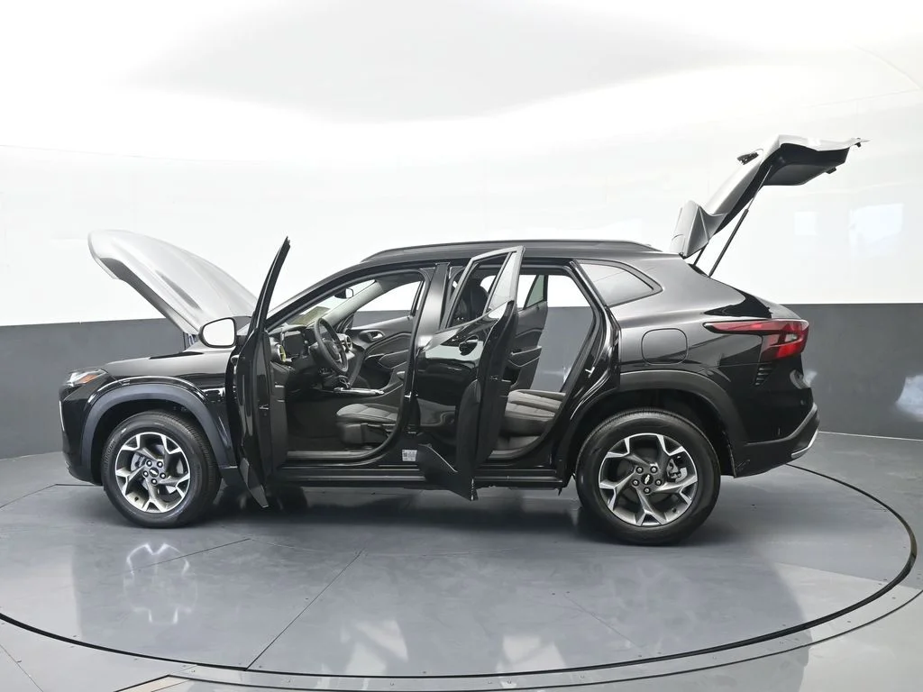 Used 2025 Mosaic Black Metallic Chevrolet LT image 69