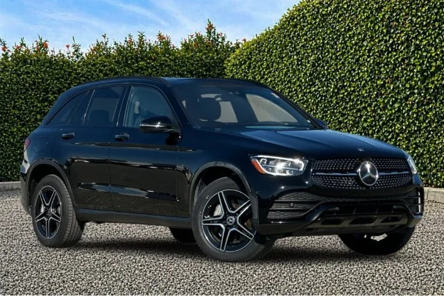 Used 2022 Black Mercedes-Benz GLC 300 image 2