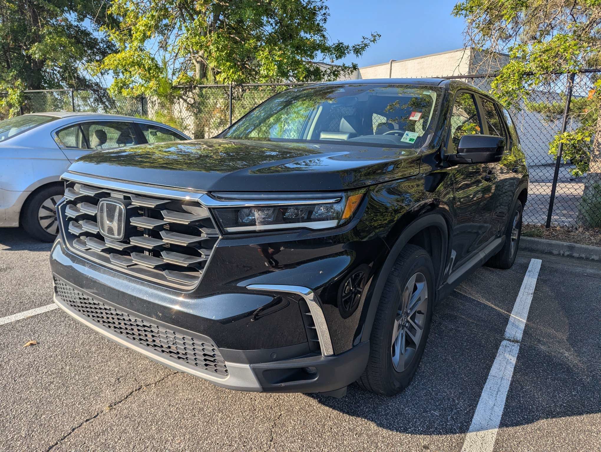 Used 2024 Black Honda EX-L image 3