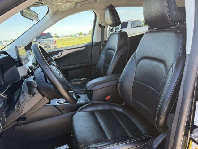Used 2022 Black Metallic Ford SEL image 11