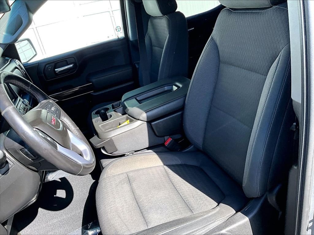 Used 2019 Smokey Quartz Metallic GMC SLE image 10