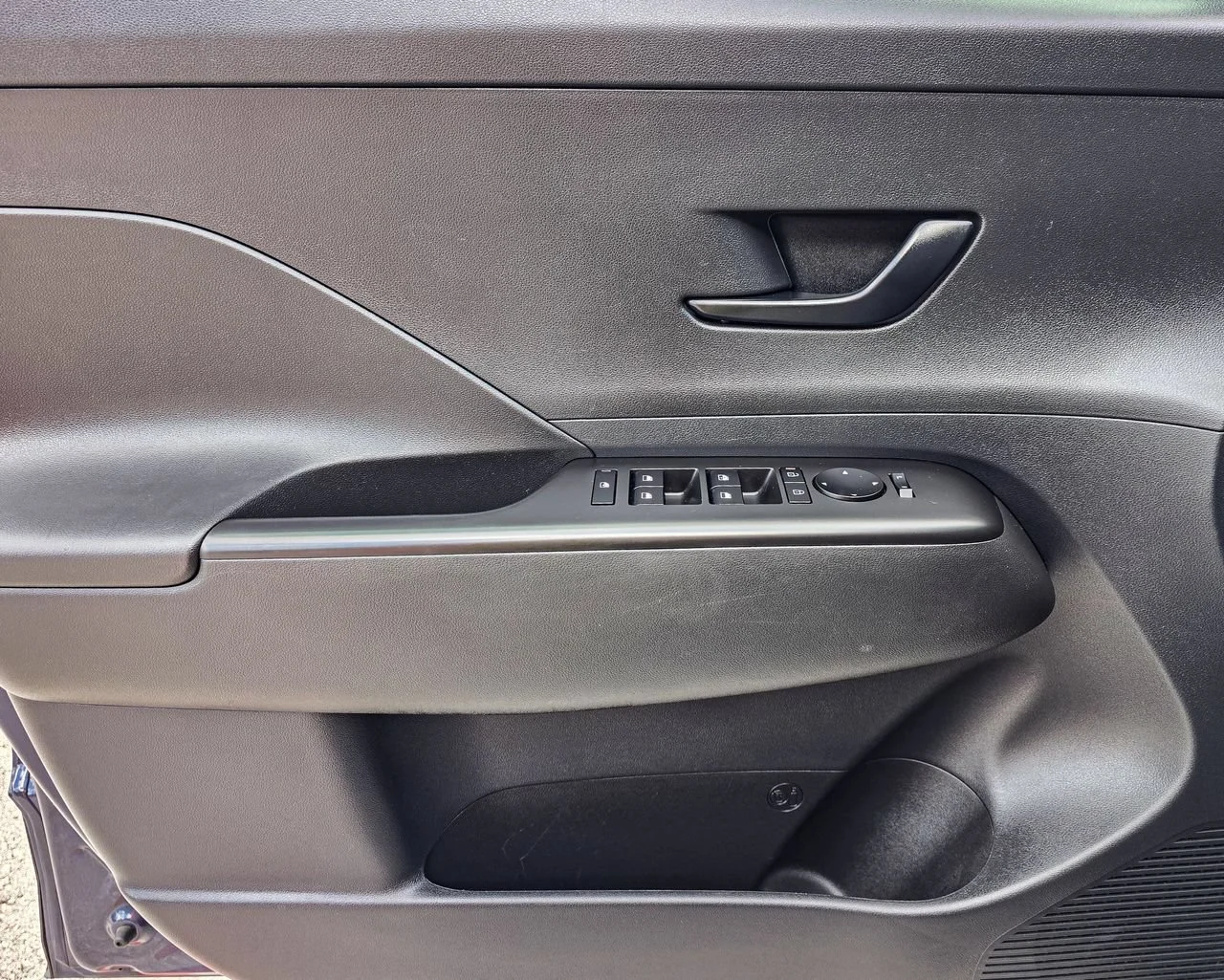 Used 2025  Hyundai SEL image 10
