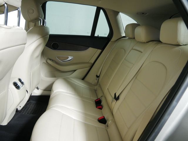 Certified Used 2022  Mercedes-Benz GLC 300 image 18