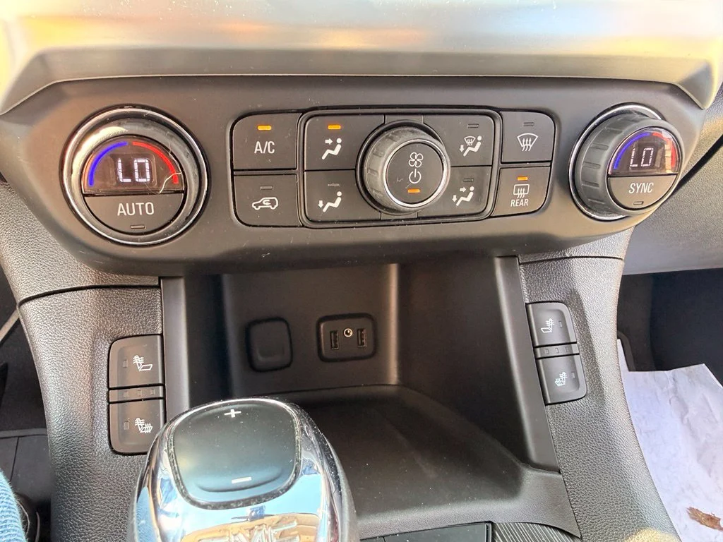 Used 2017 Red GMC SLT-1 image 3