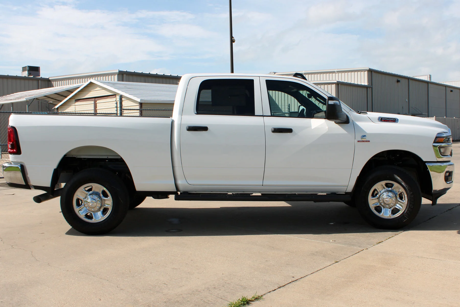 New 2026 Bright White Clear-Coat Exterior Paint RAM Tradesman image 26