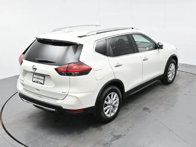 Used 2018 Pearl White Nissan SV image 39