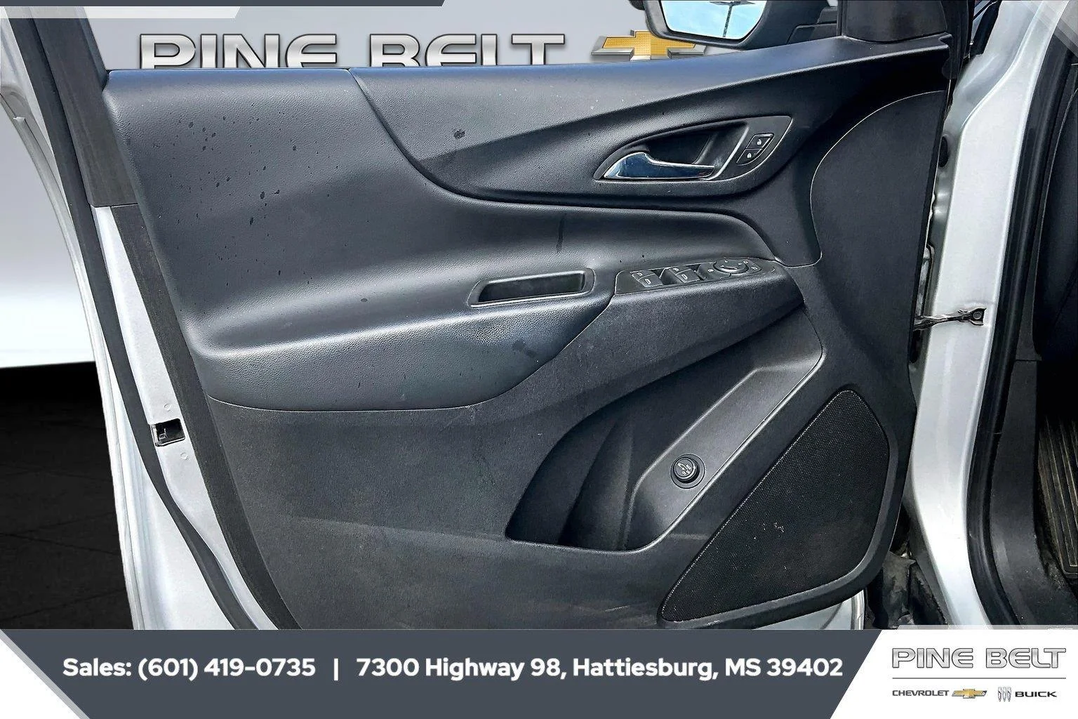 Used 2022 SILVER ICE METALLIC Chevrolet LT image 17