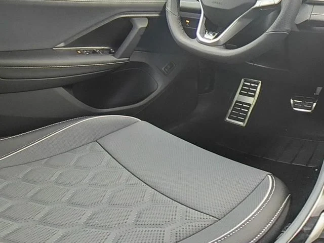 New 2026 White Volkswagen 2.0T SEL R-Line Turbo image 36