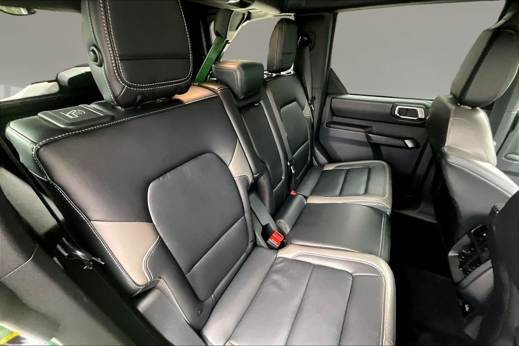 Used 2025 Green Metallic Ford Outer Banks image 24