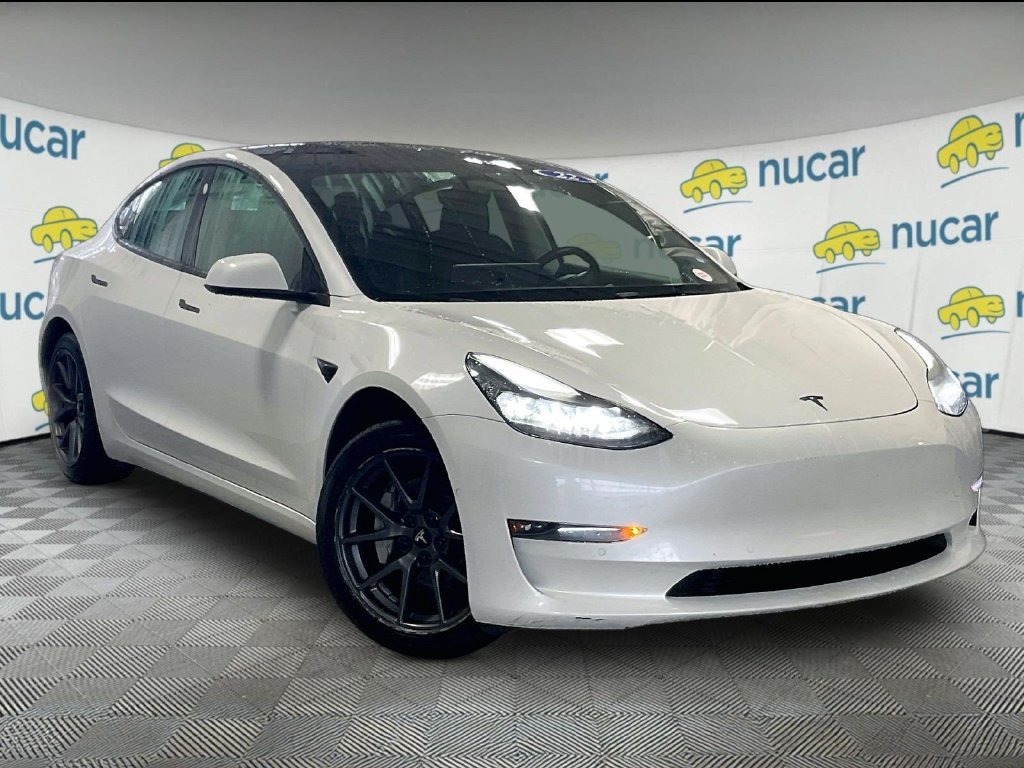 Used 2022 White Tesla Long Range image 1