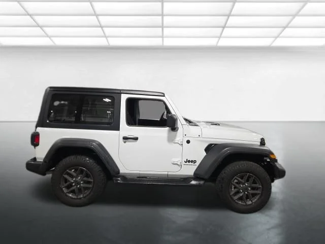 Used 2024 White Jeep Sport S image 3