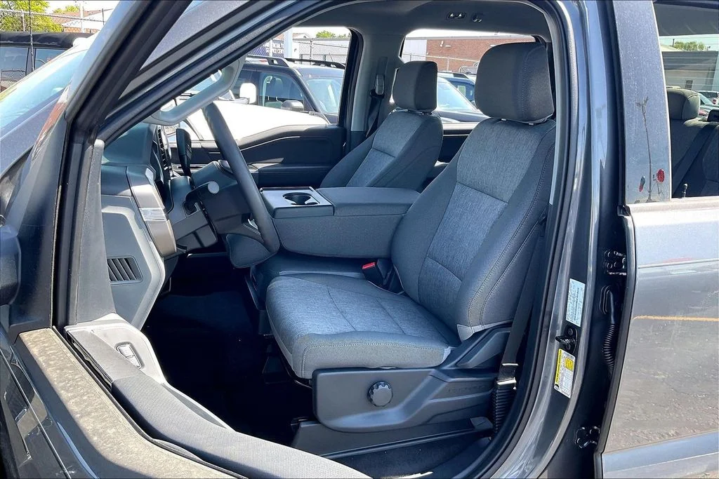New 2026 Carbonized Gray Metallic Ford XLT image 24
