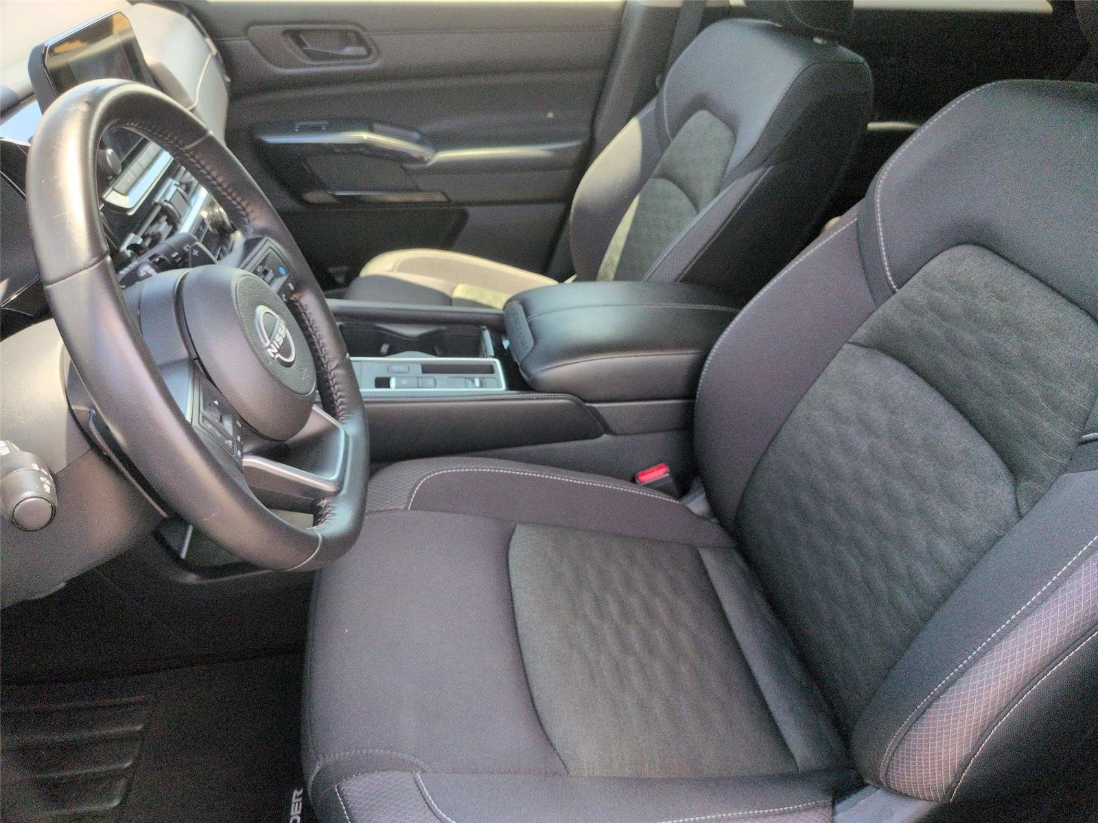 Used 2024  NISSAN SV image 18