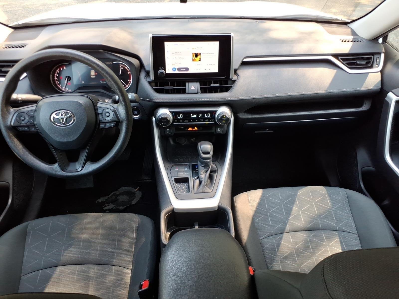 Used 2024  TOYOTA  image 27