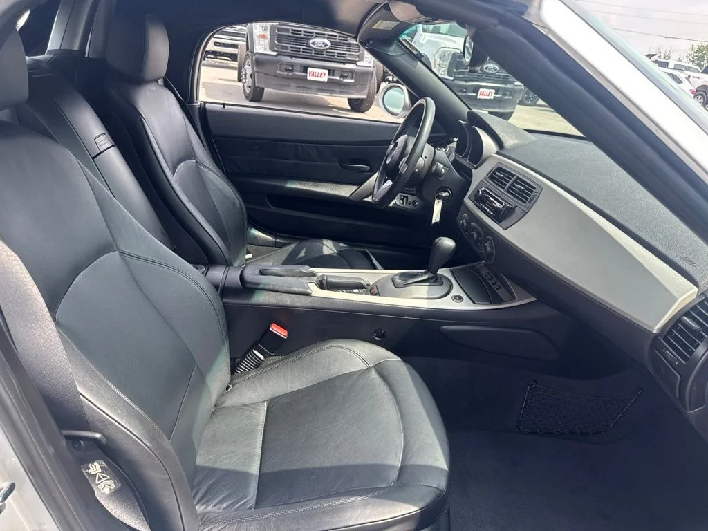 Used 2004 Gray BMW 2.5i image 22