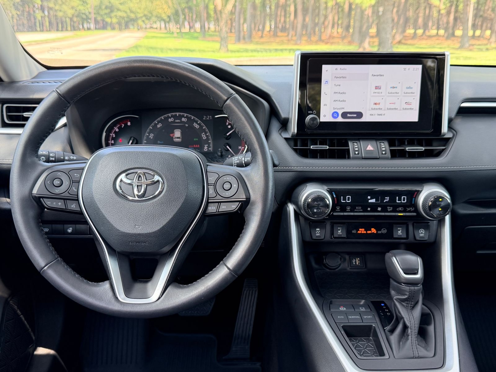 Used 2024 Pearl Toyota XLE Premium image 3