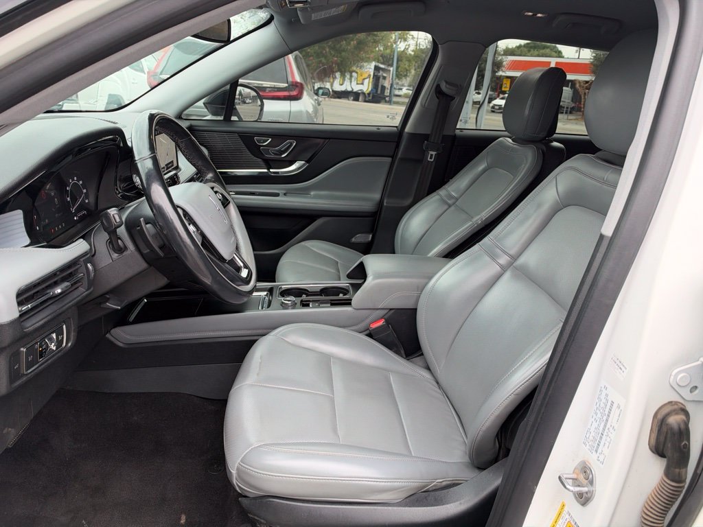 Used 2020 White Lincoln Standard image 8
