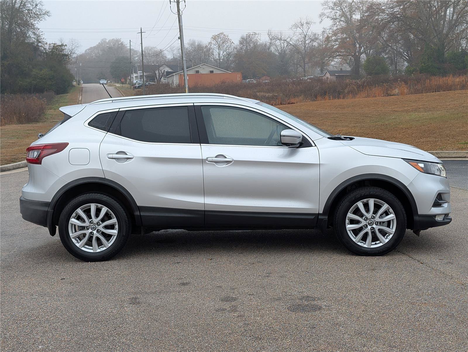Used 2022 Brilliant Silver Metallic Nissan SV image 6