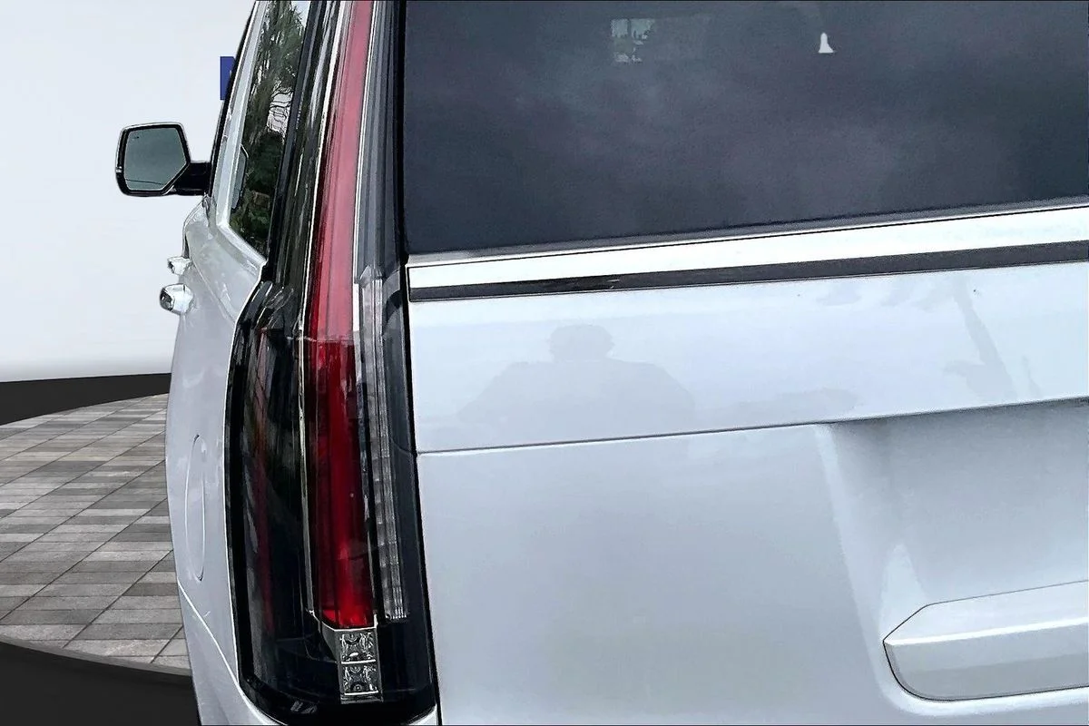 Used 2020 White Cadillac Luxury image 21