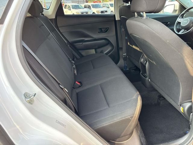 Used 2024 White Hyundai SEL image 16