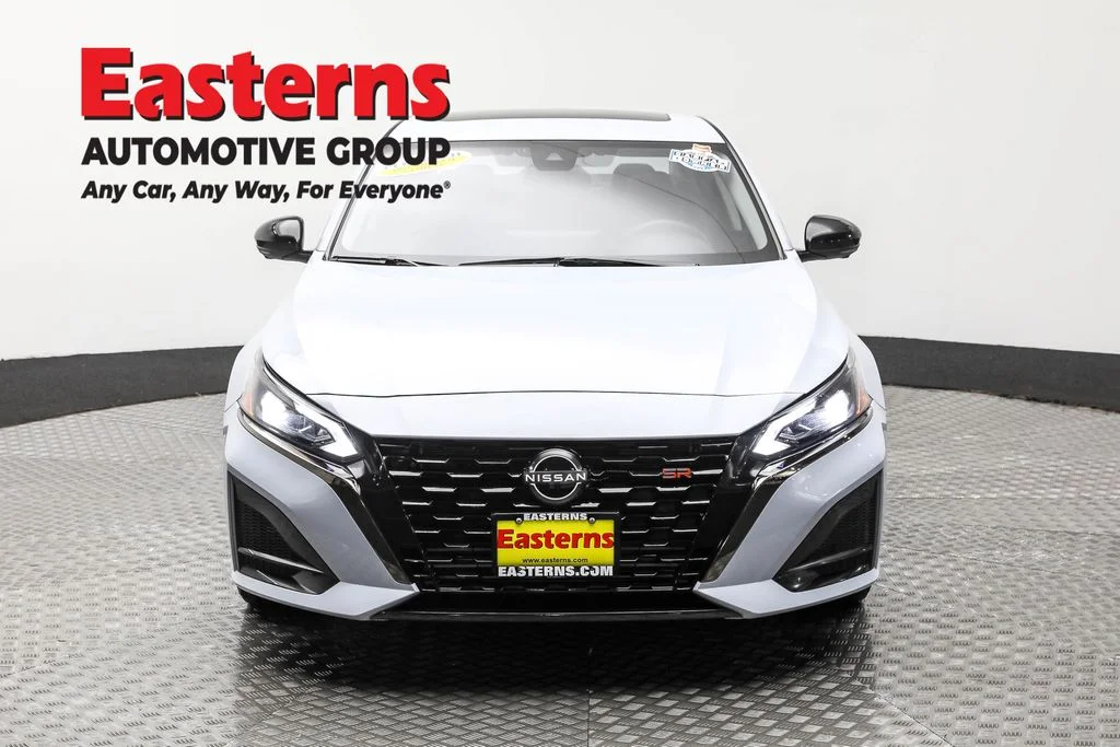 Used 2023 Gray Nissan 2.0 SR image 2
