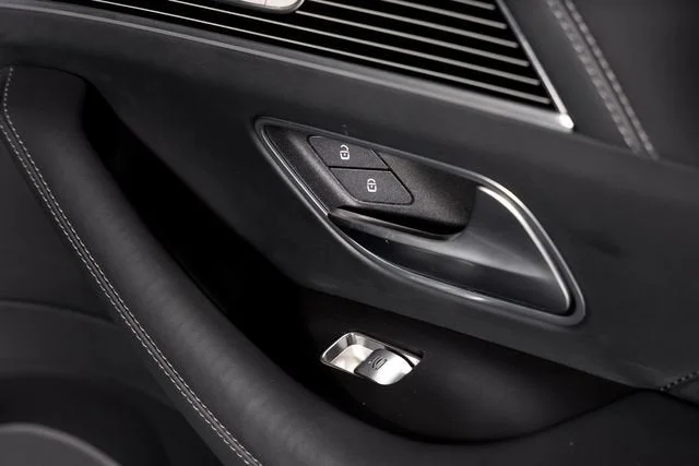Used 2021 Maybach Two-Tone Paint Iridium Silver/Selenite Gre Mercedes-Benz Maybach GLS 600 image 75