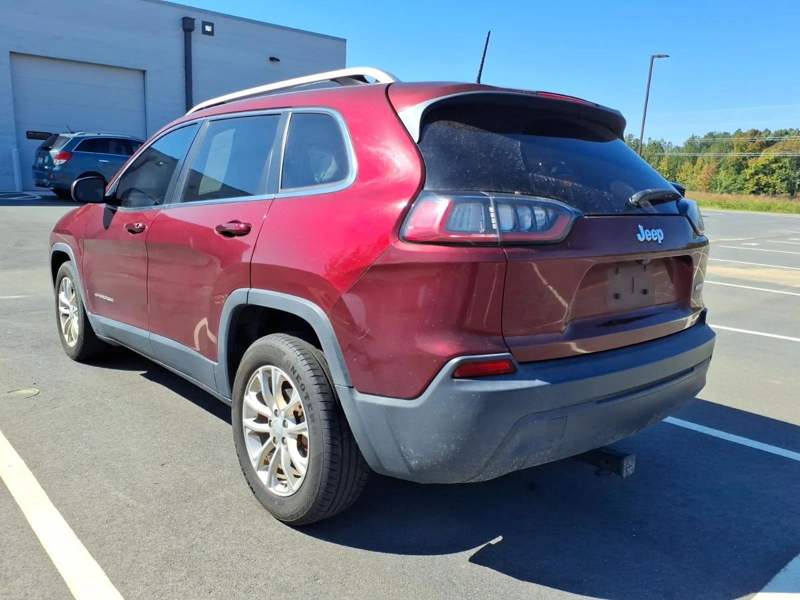 Used 2019 Velvet Red Pearlcoat Jeep Latitude image 15