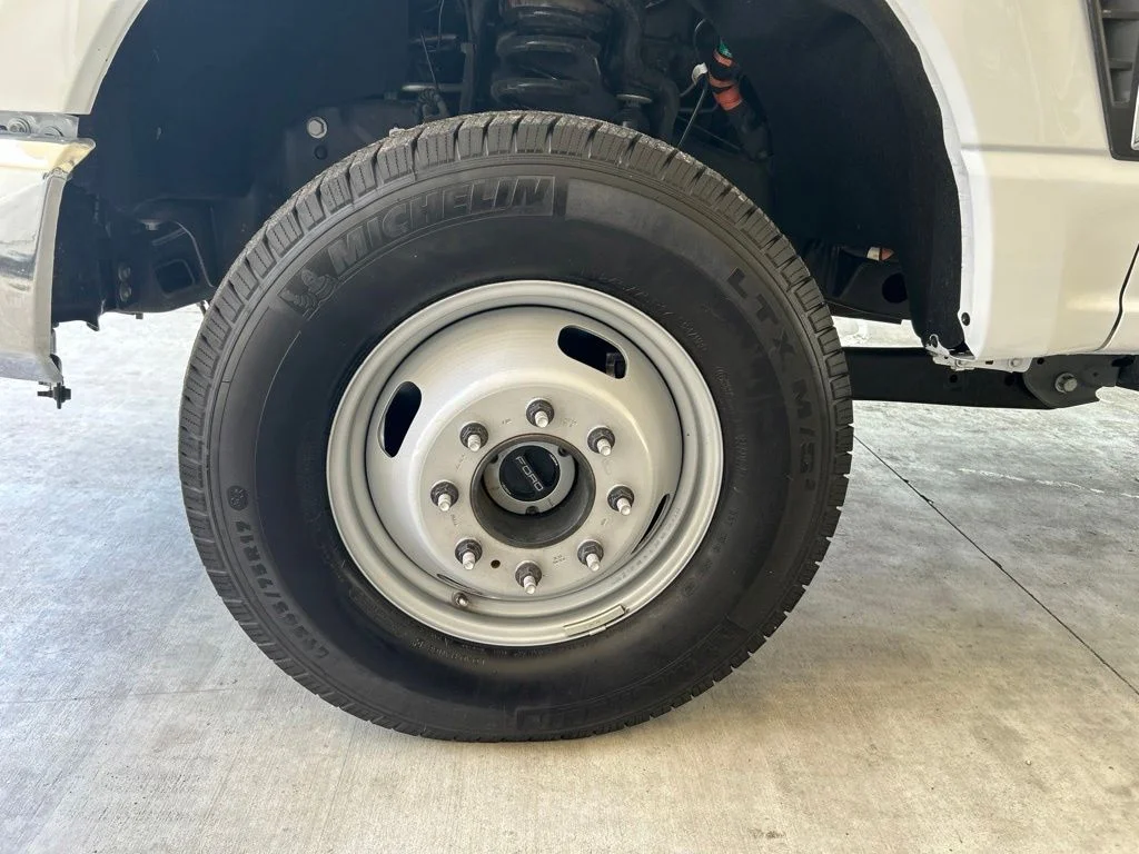 Used 2025 White Ford XL image 12
