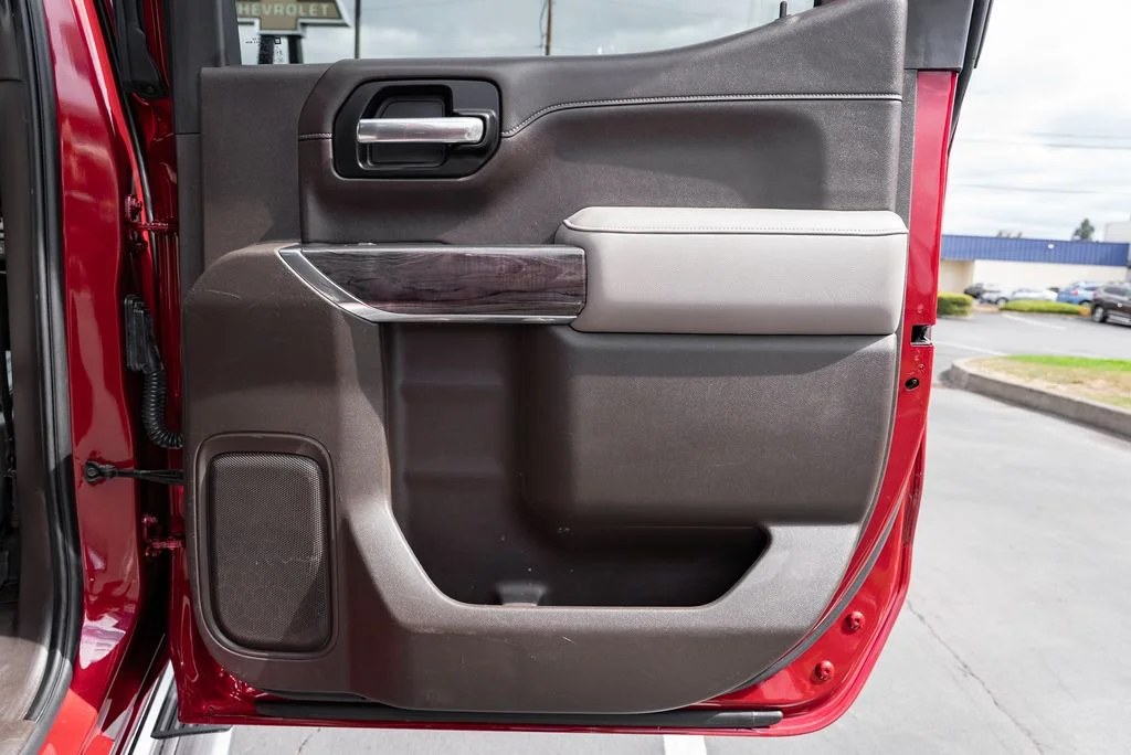 Used 2020 Cajun Red Tintcoat Chevrolet LTZ image 30